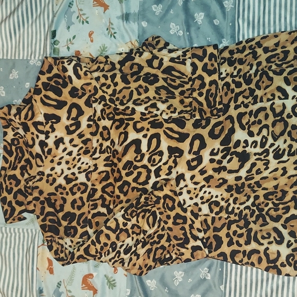 Bebe - Picture 3 of 3